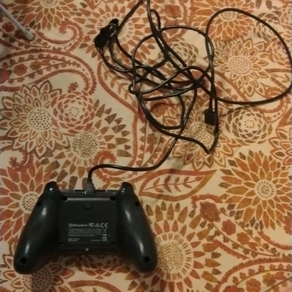 One blue Xbox One controller - Picture 2 of 2